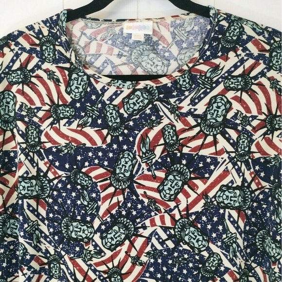 LuLaRoe Irma Tunic Top NWT oversized Small Statue of Liberty 4th of July - Picture 3 of 7